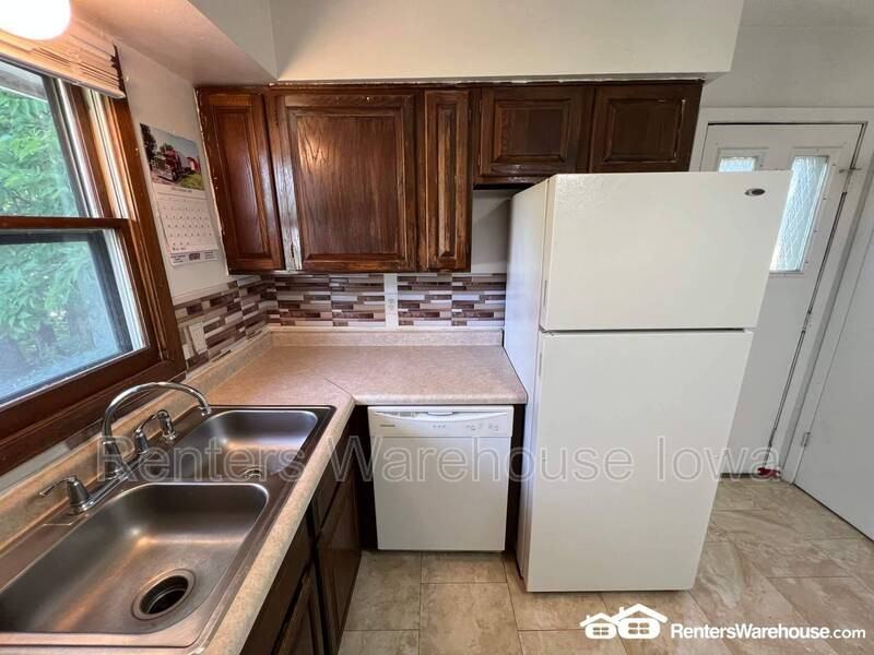 912 E Railroad Ave - Photo 7 of 16