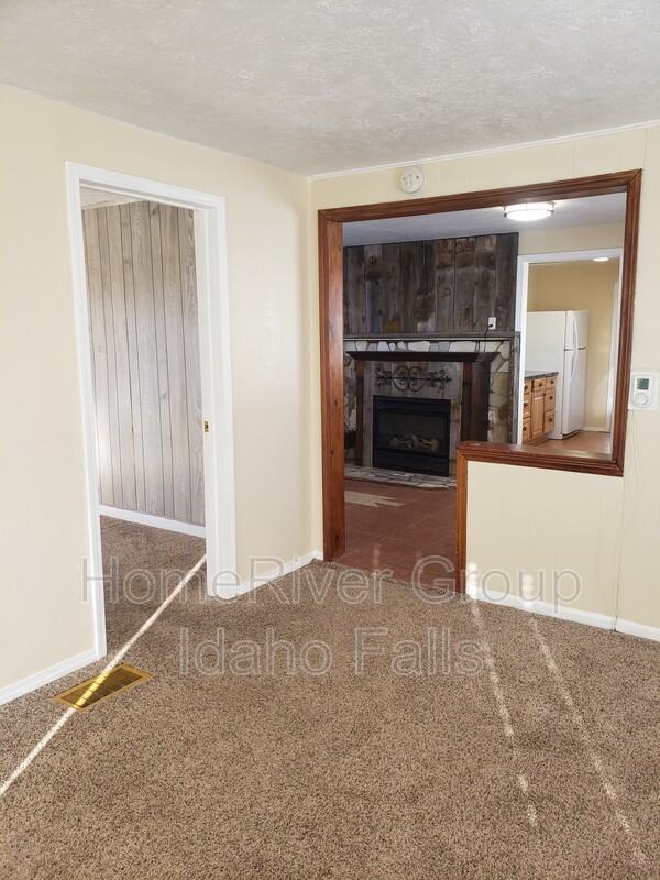 4257 En - Photo 2 of 16