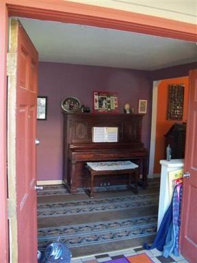 418 E 6th St - Photo 3 of 12