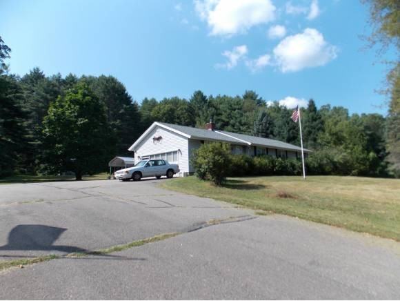 477 Daniel Webster Hwy - Photo 3 of 23