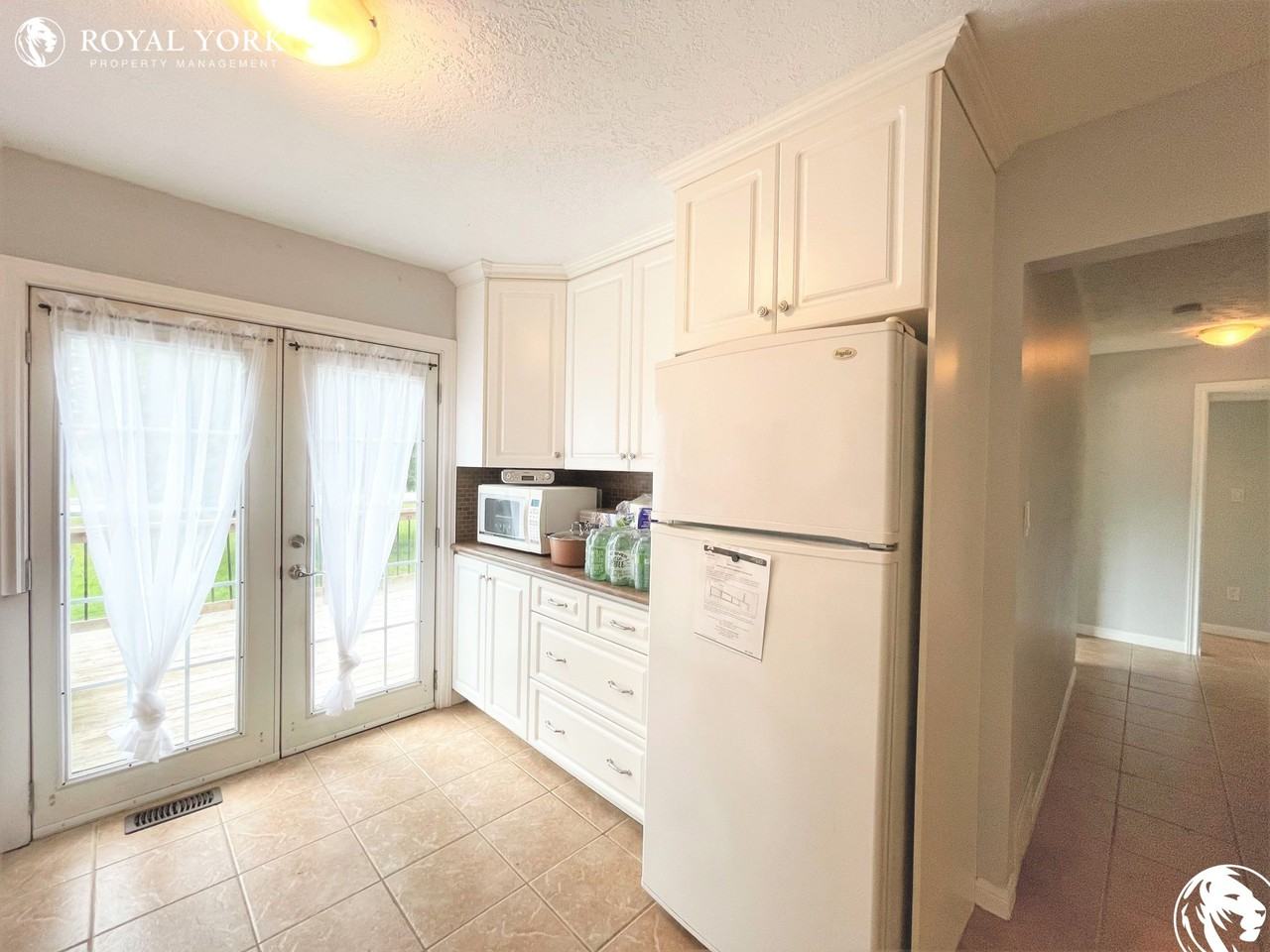 95 Grew Blvd - Photo 3 of 37