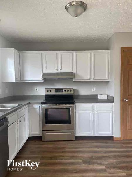 6387 Kelsey Ct - Photo 3 of 9