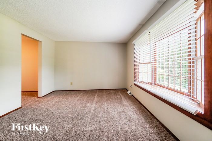 6971 Shorehill Ln - Photo 3 of 15