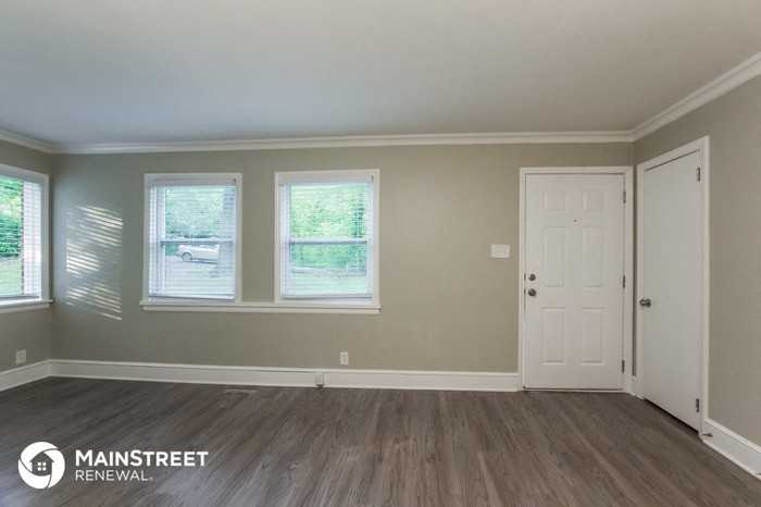 2996 Shady Ln - Photo 3 of 16