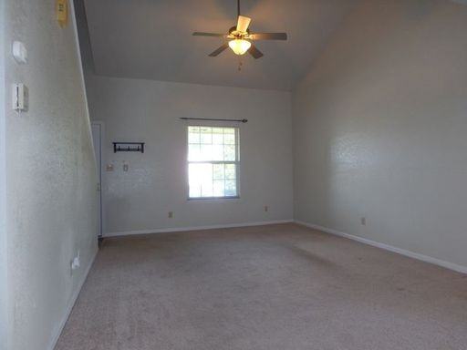 1705 Steamboat Ln - Photo 3 of 18