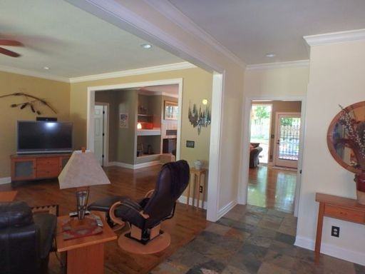 1108 Larail Dr - Photo 2 of 24