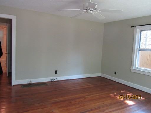 109 Owensby Ln - Photo 3 of 11