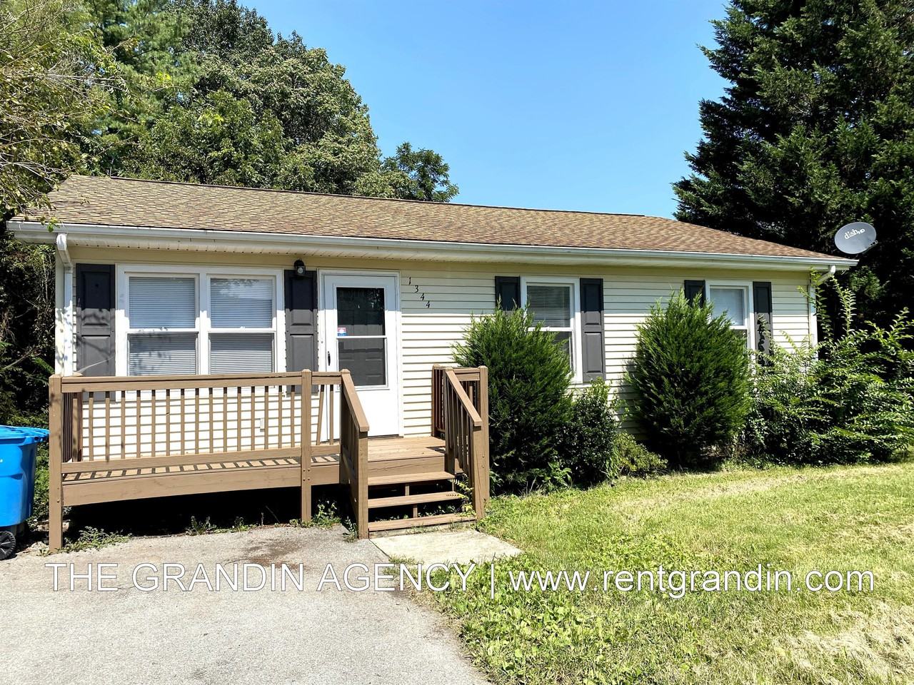 1344 Mabry Ave Se #1 - Photo 2 of 20