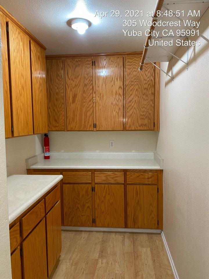 305 Woodcrest Way #4 - Photo 4 of 12