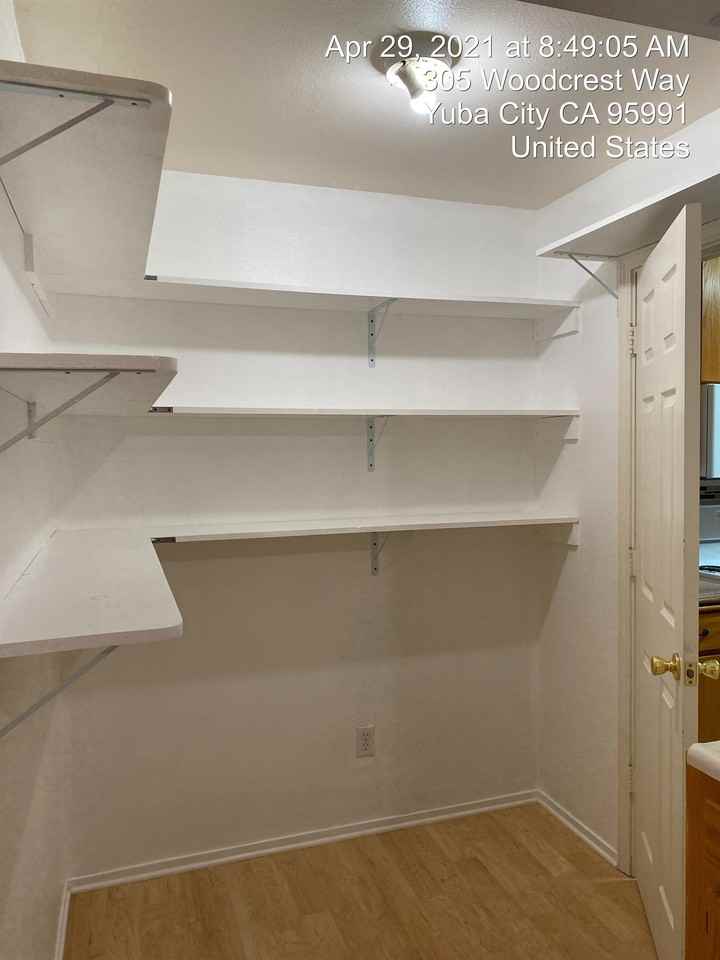 305 Woodcrest Way #4 - Photo 5 of 12