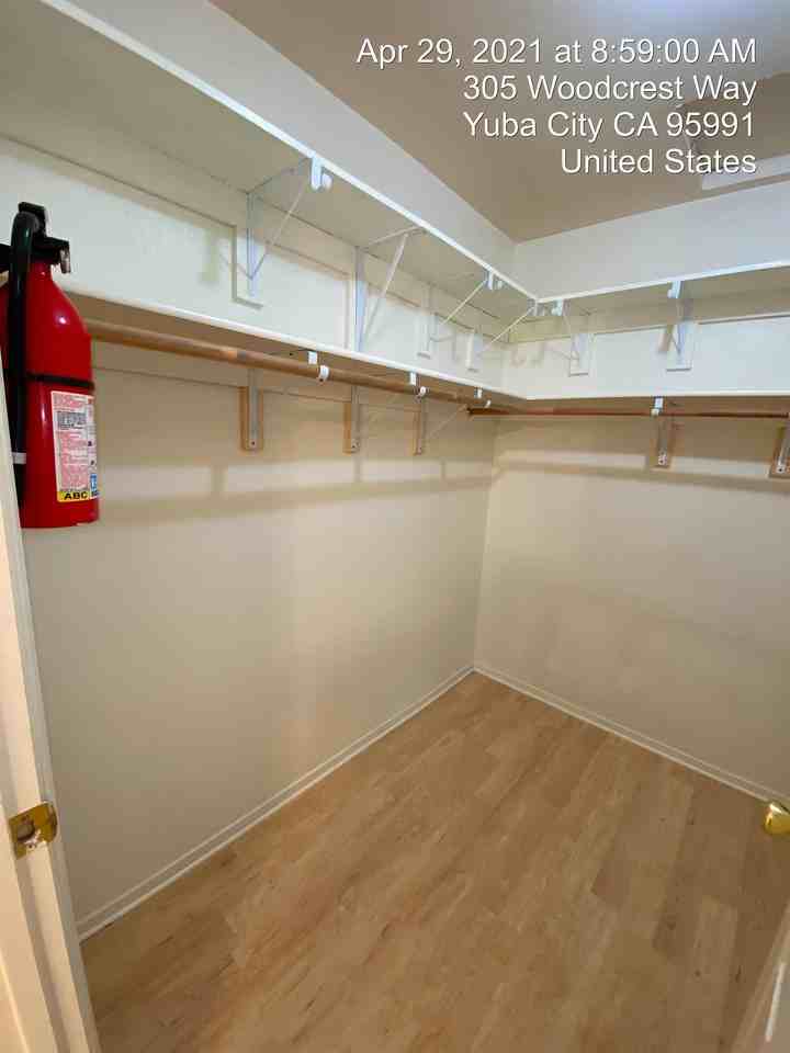 305 Woodcrest Way #4 - Photo 7 of 12