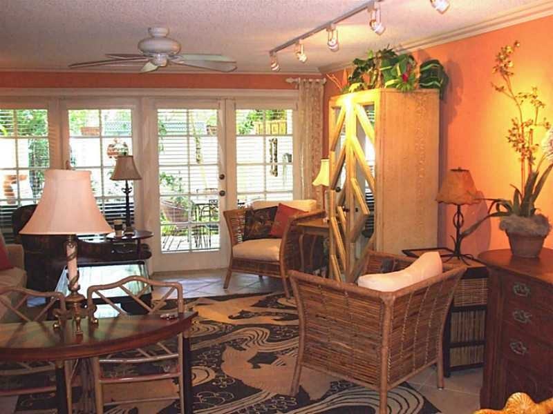 825 Southeast 2nd Street - Photo 3 of 12