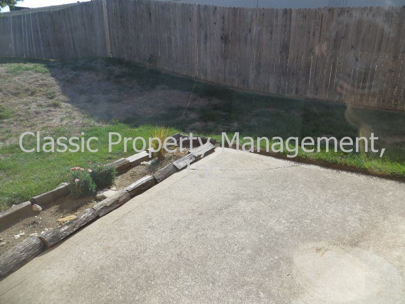 5617 NW 66th Terrace - Photo 2 of 8