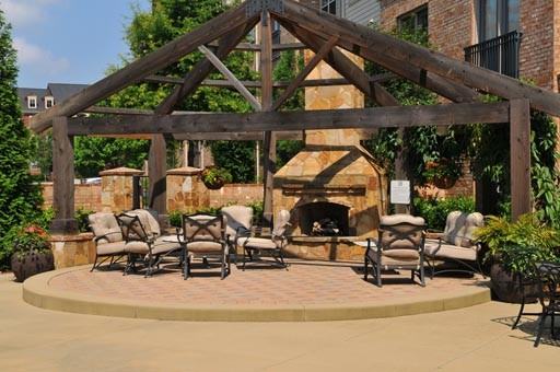1000 Ashwood Pkwy - Photo 3 of 5