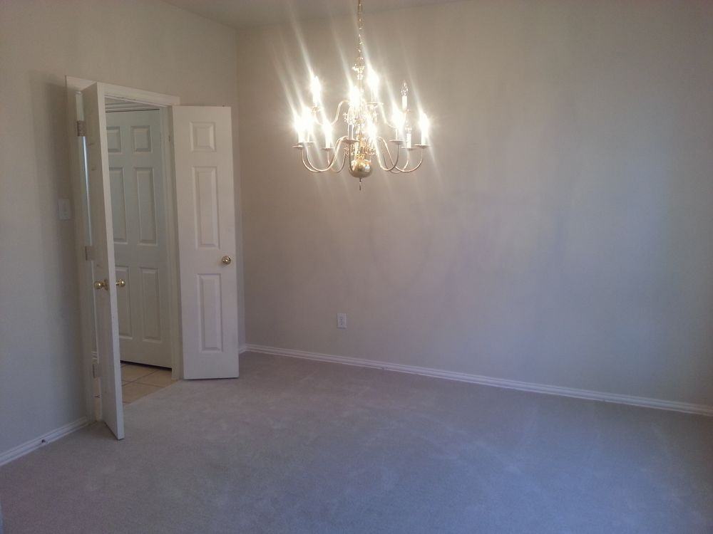 1524 Tanglewood Dr - Photo 2 of 12