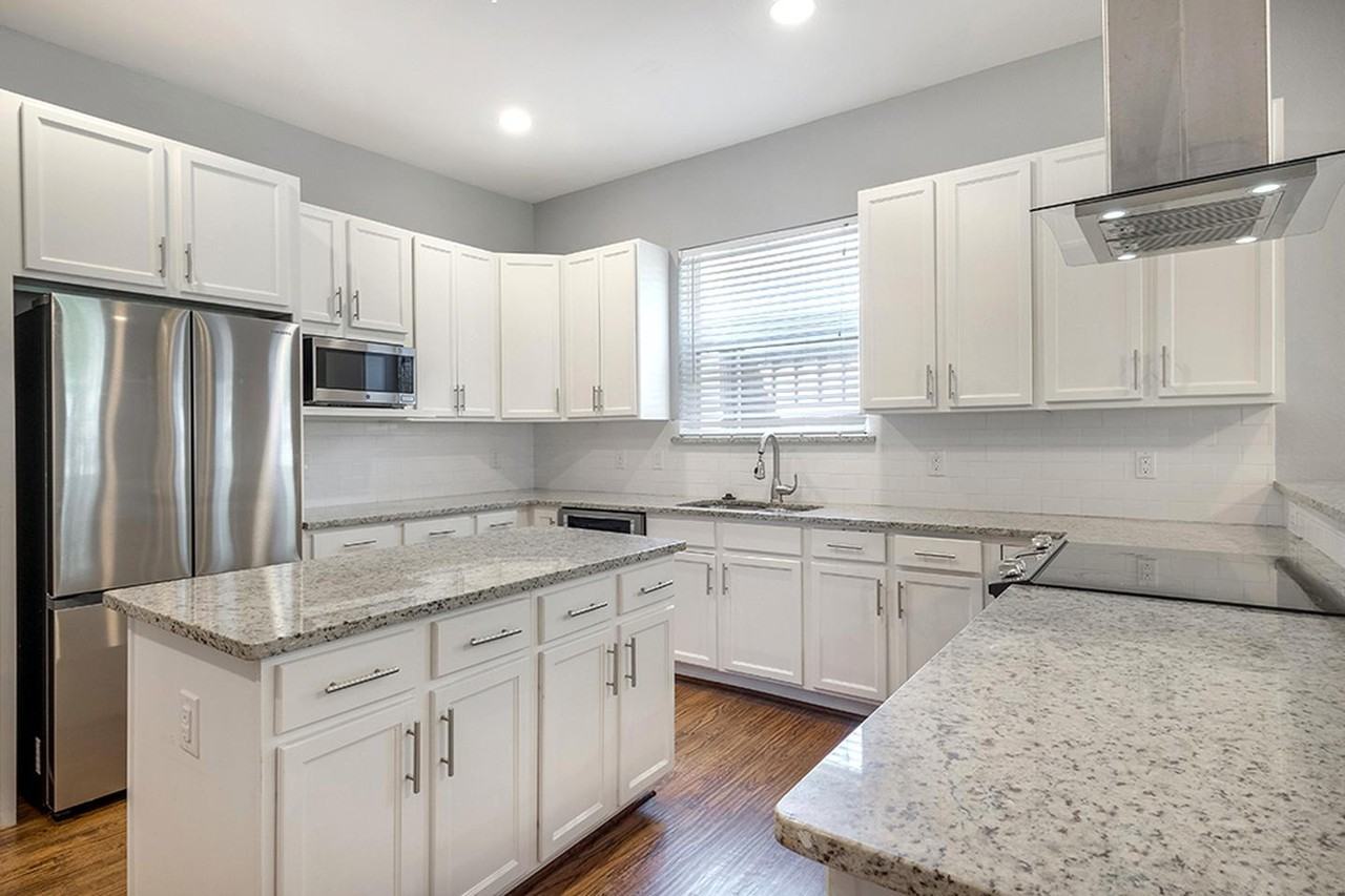 Stately Junius Heights home minutes from SMU - Photo 5 of 29