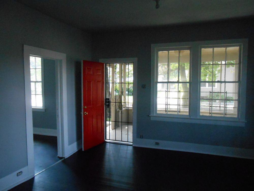 130 Bush Ave - Photo 2 of 5