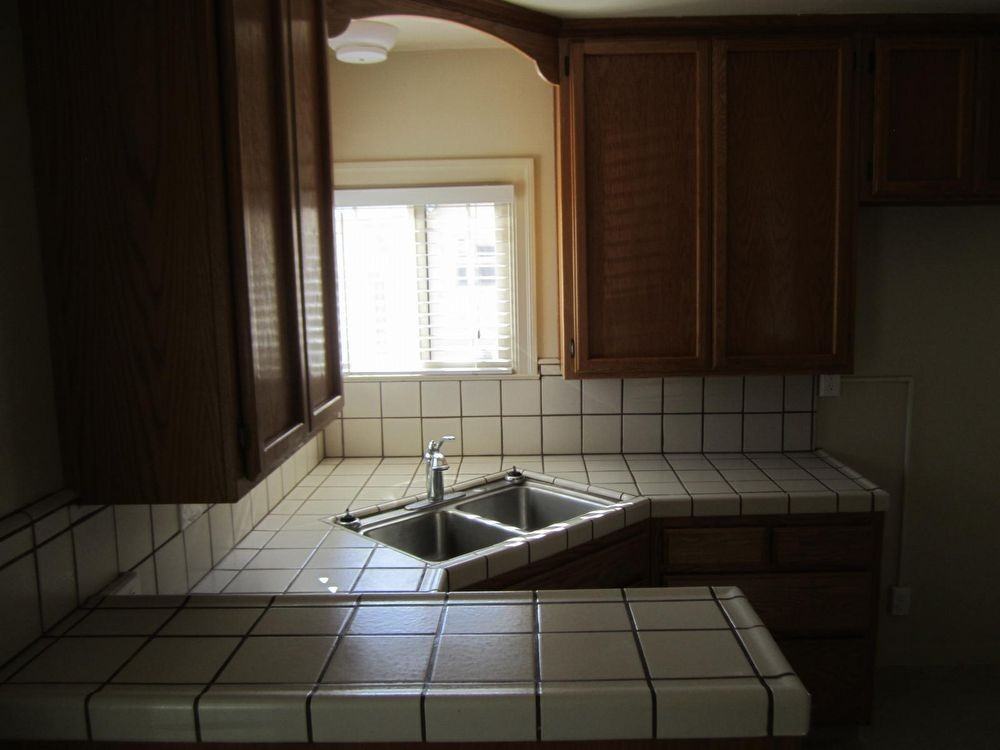 221 8th St - Photo 3 of 7