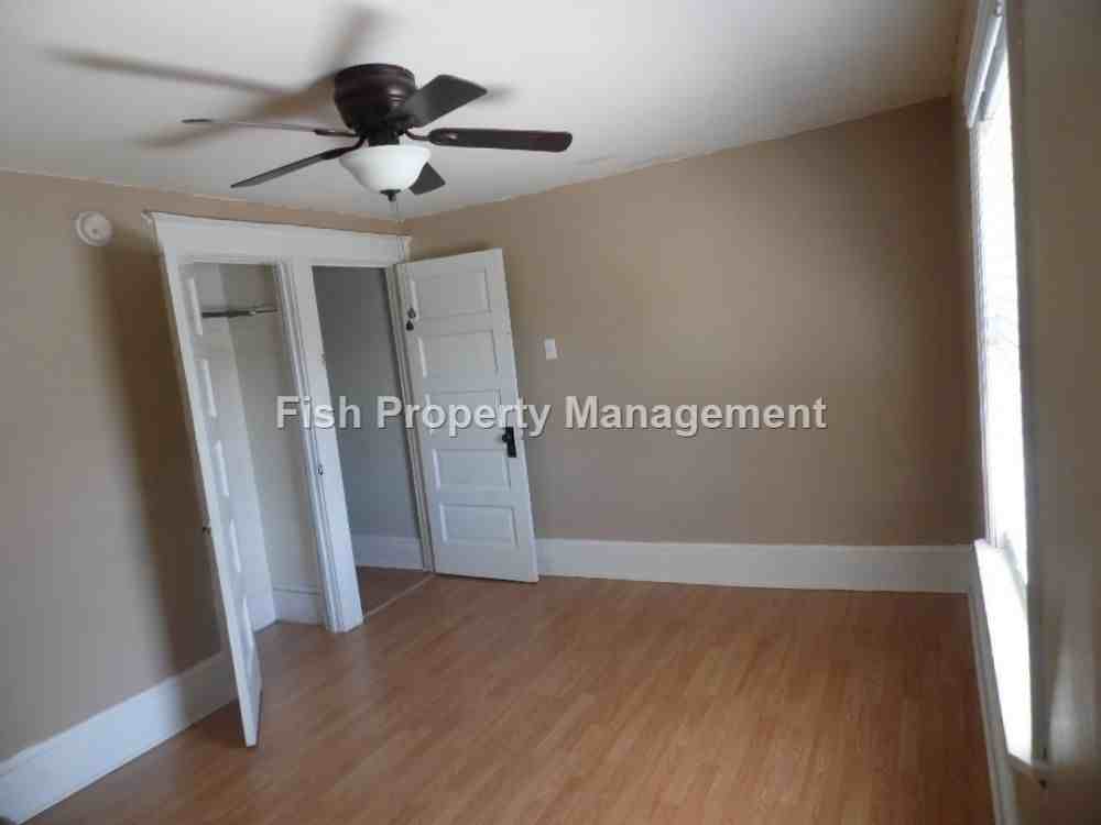 324 Chestnut St - Photo 2 of 15