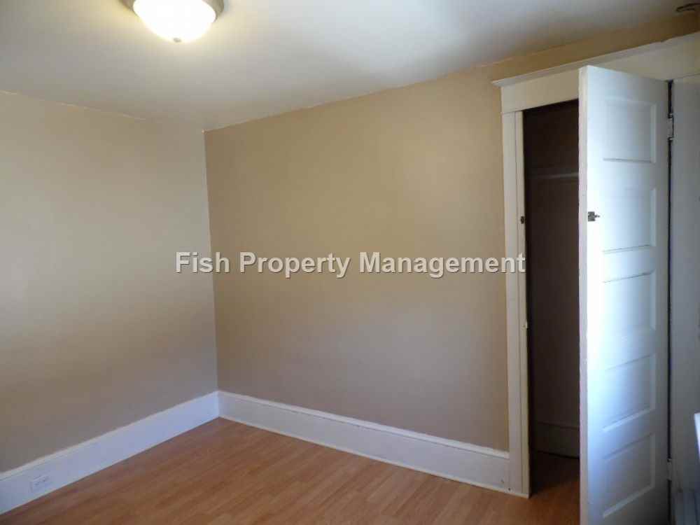 324 Chestnut St - Photo 3 of 15