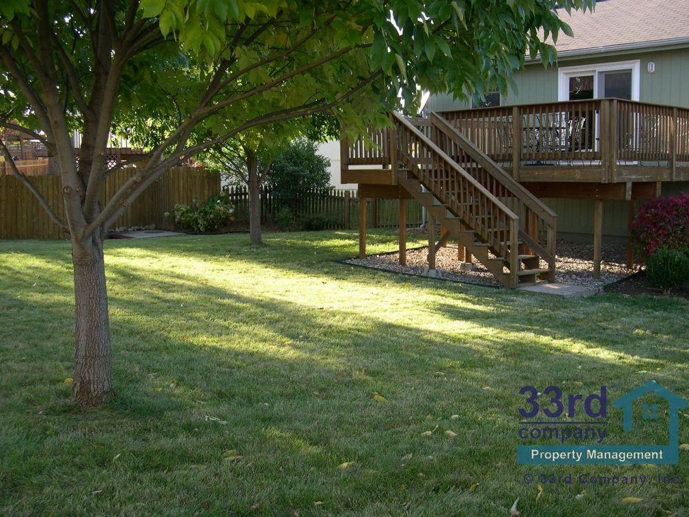 12422 S Parker Terrace - Photo 3 of 20