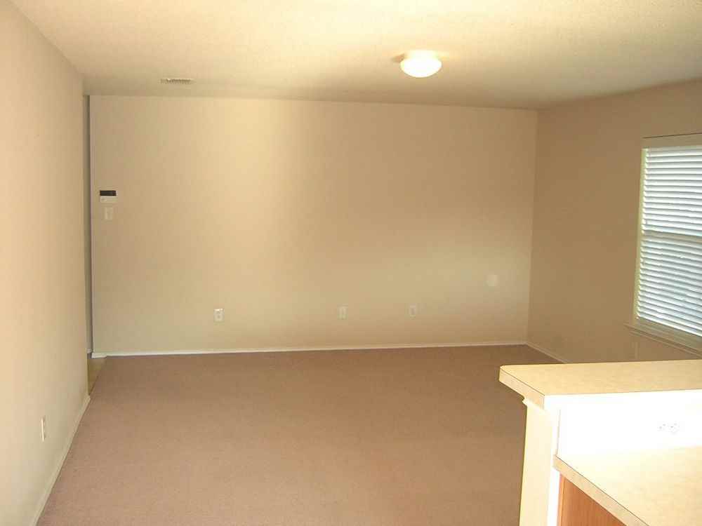2408 Rolling Ridge Dr - Photo 3 of 8