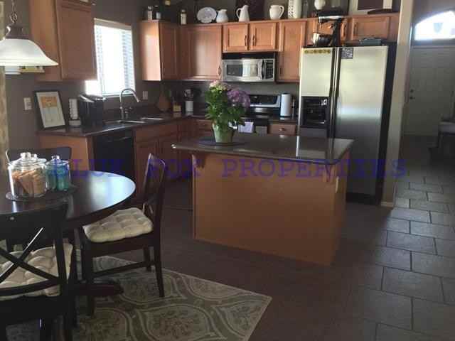 8941 N Misty Brook Dr - Photo 3 of 8