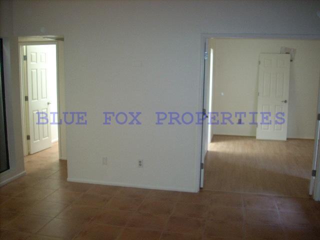 3612 N Forgeus Ave - Photo 3 of 9