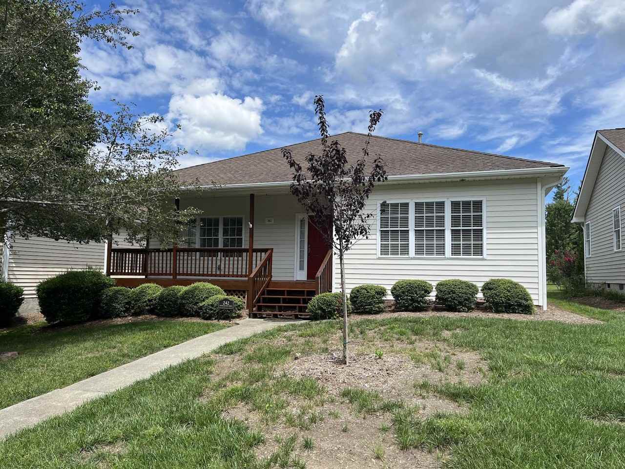 242 Highland Golf Dr - Photo 2 of 20