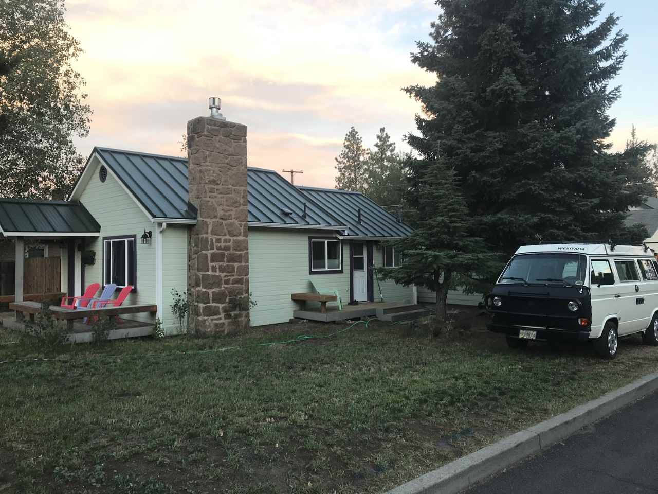 1475 Nw Fresno Ave - Photo 2 of 14