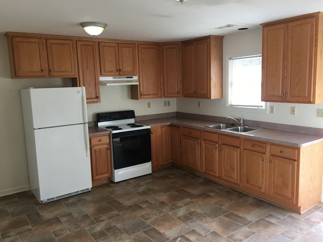 122 Tiffin Ave #122A - Photo 2 of 8