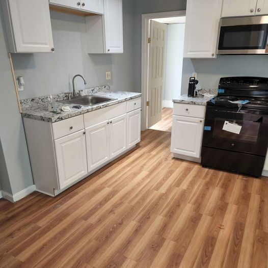 536 Hall St #1 - Photo 2 of 10