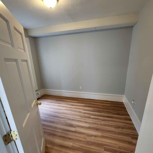 536 Hall St #1 - Photo 7 of 10