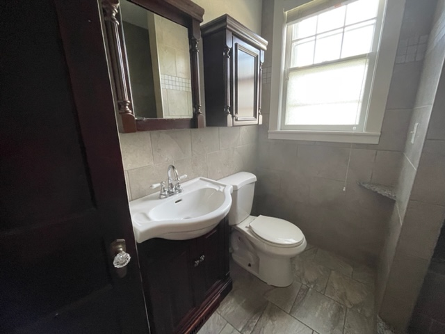 1004 W 7th St - Photo 6 of 19