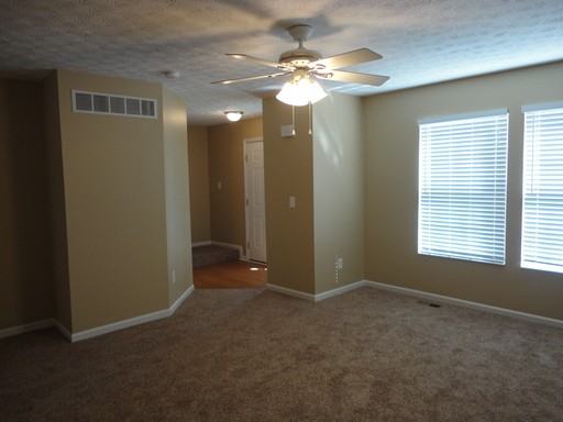 531 Sherman Dr - Photo 2 of 14