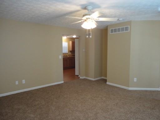531 Sherman Dr - Photo 3 of 14