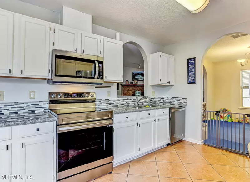 3222 Heather Grove Ct Fl 32223 - Photo 3 of 11