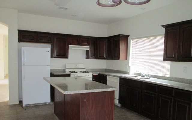 3015 Myriam Dr - Photo 2 of 18