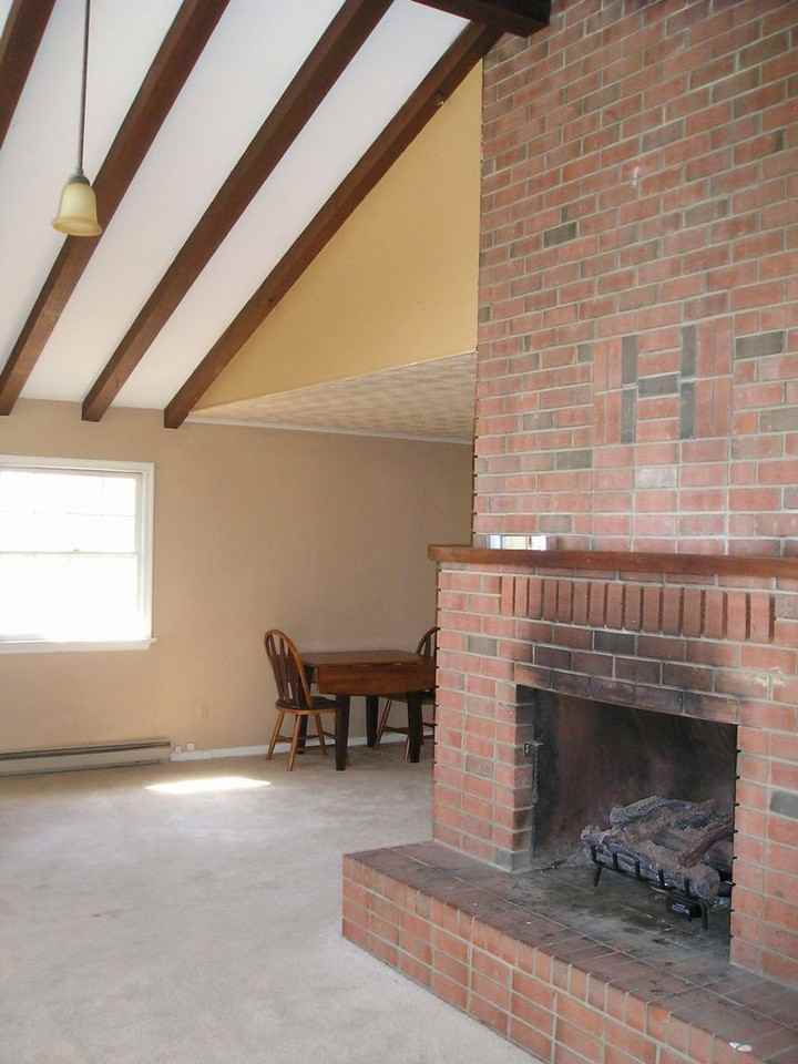 159 Pleasant Ln - Photo 2 of 12