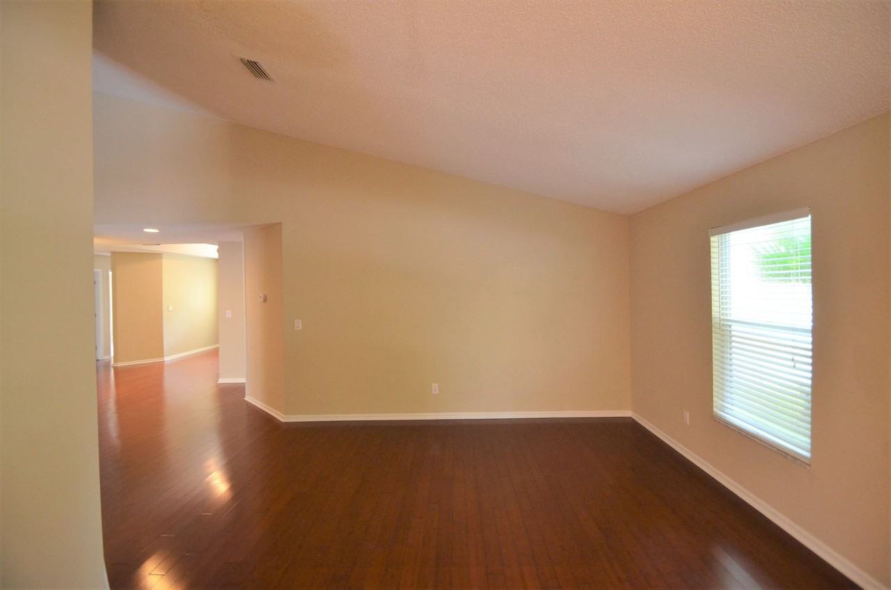 17502 Woodthrush Pl - Photo 2 of 16