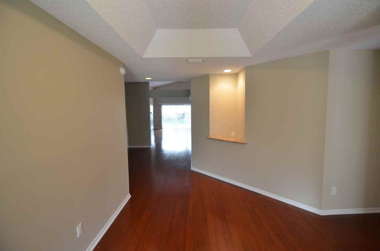 17502 Woodthrush Pl - Photo 3 of 16