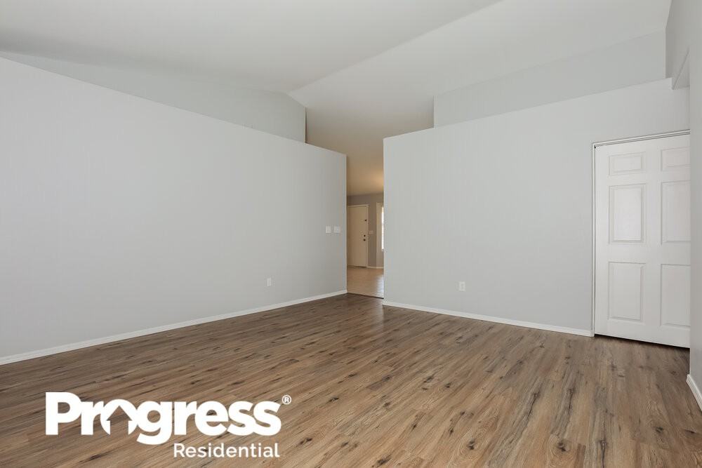 16215 S Beth Ln - Photo 3 of 16