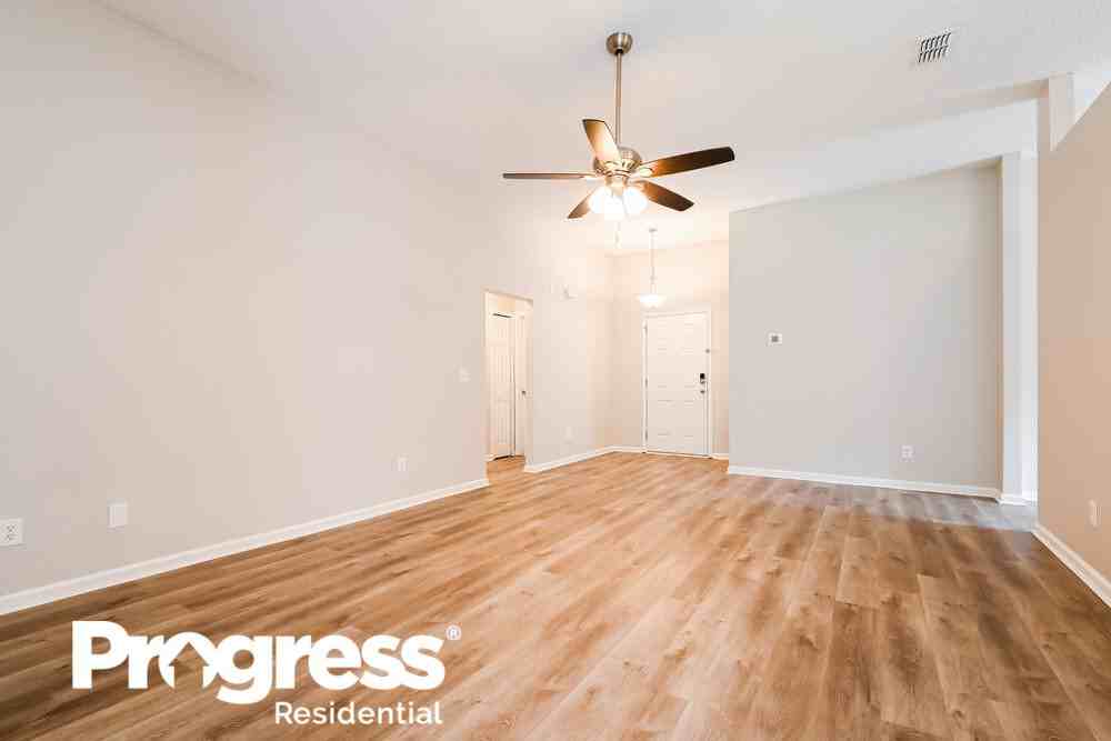 10640 Spring View Rd - Photo 3 of 16