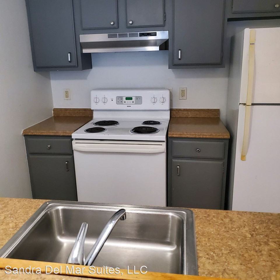 120-123 Sandra del Mar Drive - Photo 2 of 5