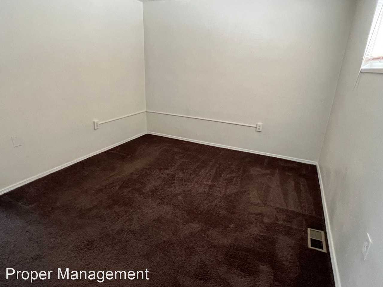 623 Willow Dr - Photo 3 of 8