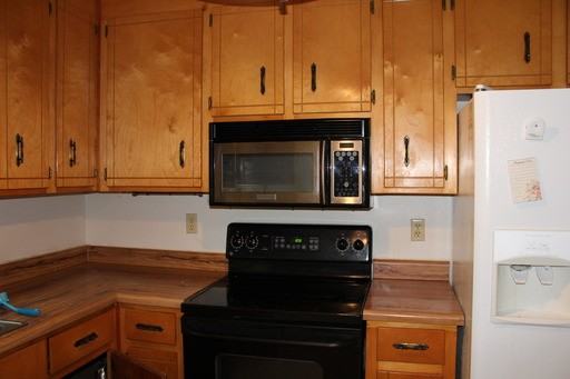 1282 Holley Ave - Photo 2 of 3