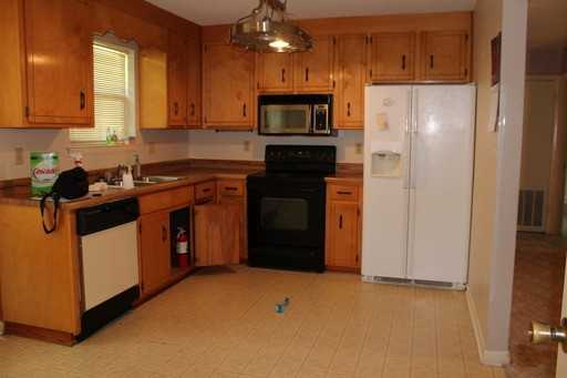 1282 Holley Ave - Photo 3 of 3