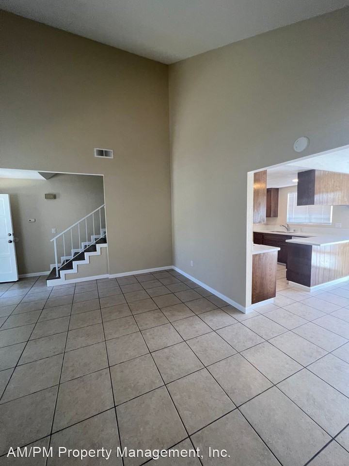 593 & 595 N. Glassell St. Apartments in Orange, CA 92867 Zumper