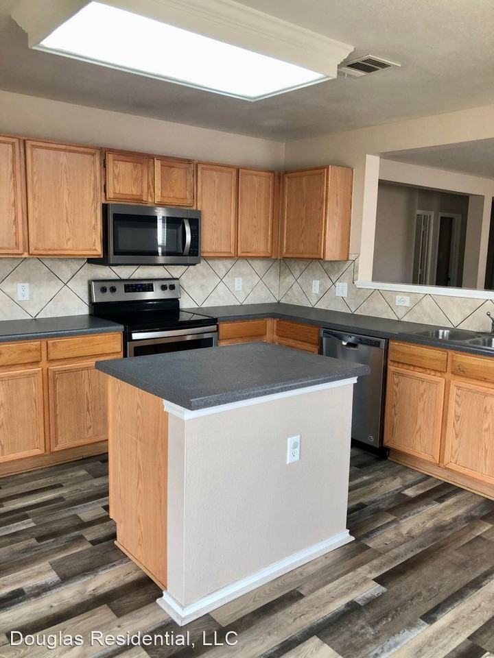 1534 Gulf Way - Photo 2 of 14