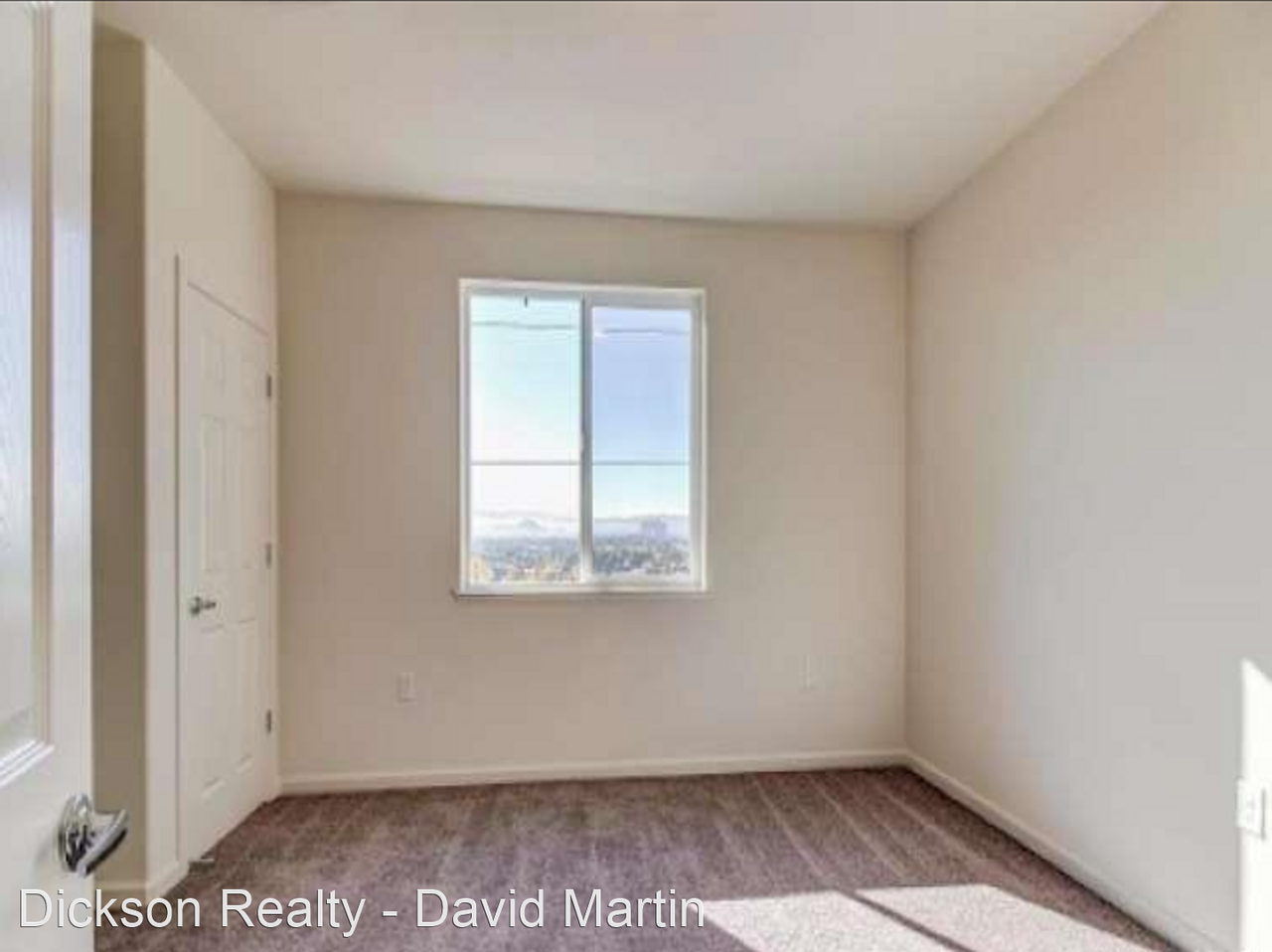 3195 Sterling Ridge Cir - Photo 2 of 13